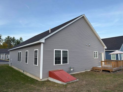 11 Venus Way, Pelham, NH, 03076-2126 | Card Image