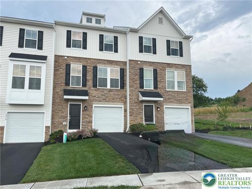 7620 Clayton Ave, COOPERSBURG, PA, 18036-8748 | Card Image