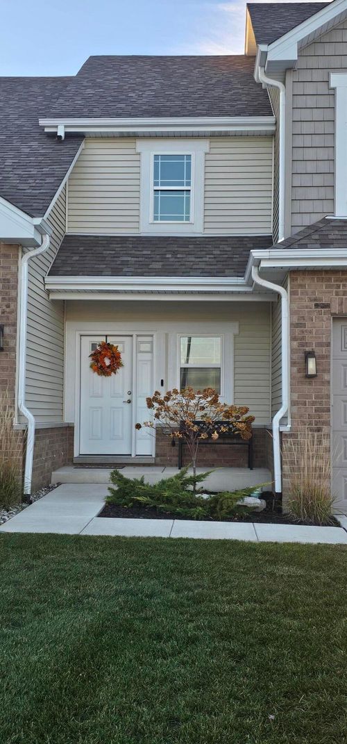 5547 Victoria Pl, Crown Point, IN, 46307 | Card Image