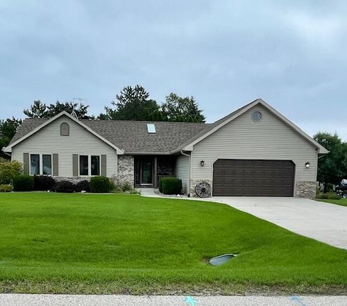 6235 Woodland Meadows Dr, Sheboygan, WI, 53083-3348 | Card Image