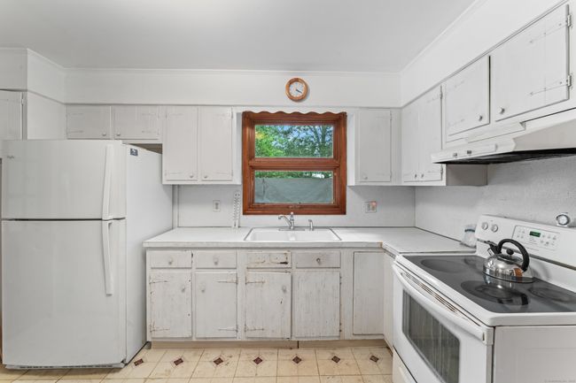 120 Pulaski Hwy, House other with 3 bedrooms, 2 bathrooms and 1 parking in Ansonia CT | Image 7