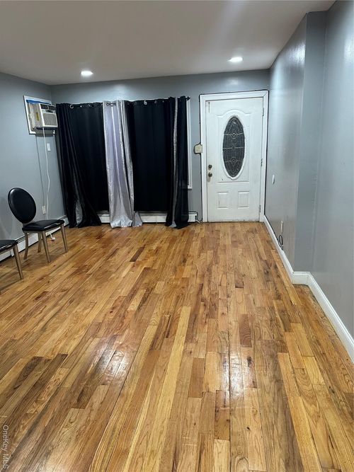 18011 146th Ave, Jamaica, NY, 11434-5307 | Card Image