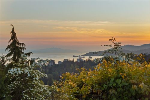 982 Braeside St, West Vancouver, BC, V7T2K8 | Card Image