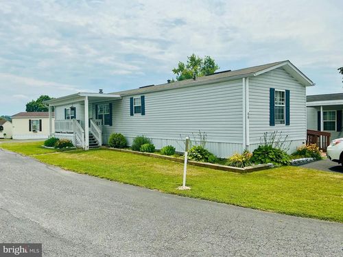 1050 Harvard Ave, Camp Hill, PA, 17011-6121 | Card Image