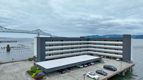 unit-204-1 3rd St, Astoria, OR, 97103-4343 | Card Image