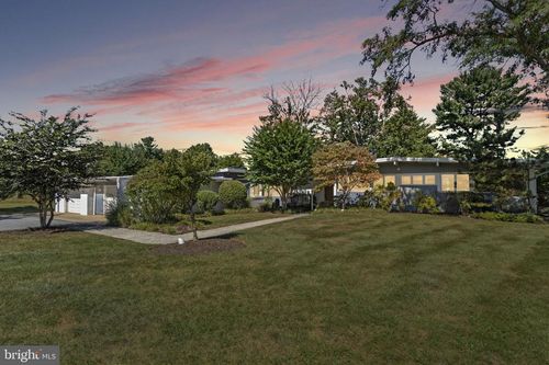 8203 Tall Chimney Ct, PIKESVILLE, MD, 21208-1727 | Card Image