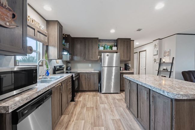 121 Fate Ct, House other with 4 bedrooms, 2 bathrooms and 4 parking in Kyle TX | Image 9