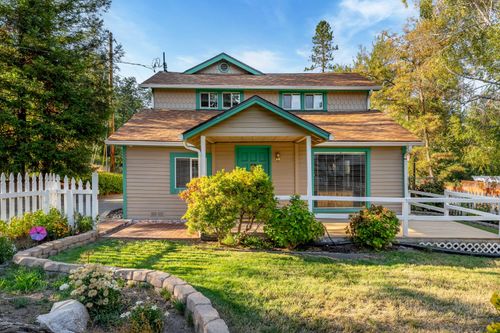 416 Nw Pleasant View Dr, Grants Pass, OR, 97526-1090 | Card Image