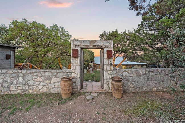 110 Apacheria Pass W, House other with 3 bedrooms, 3 bathrooms and null parking in Comfort TX | Image 19