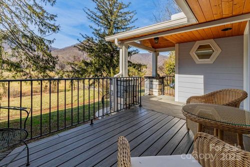 2888 Beaverdam Rd, Canton, NC, 28716-8789 | Card Image