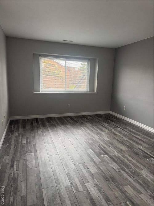 apt-205-6619 Ridgefield Cir, West Bloomfield, MI, 48322-3044 | Card Image