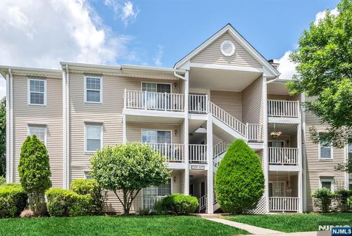 401 Poets Way, Mahwah, NJ, 07430-2083 | Card Image