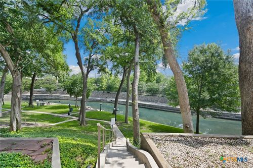365 S Gilbert Ave, New Braunfels, TX, 78130-4518 | Card Image