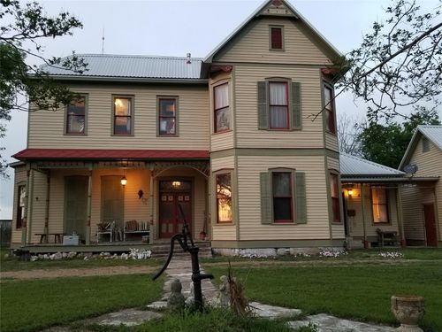 1 Bednar Ln, La Grange, TX, 78945-1423 | Card Image