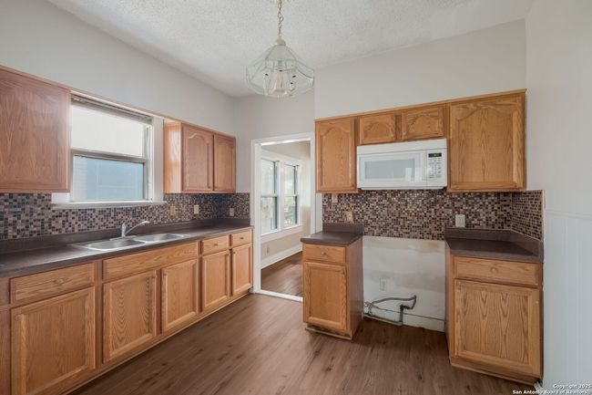 310 Mary St, House other with 3 bedrooms, 2 bathrooms and null parking in San Antonio TX | Image 8