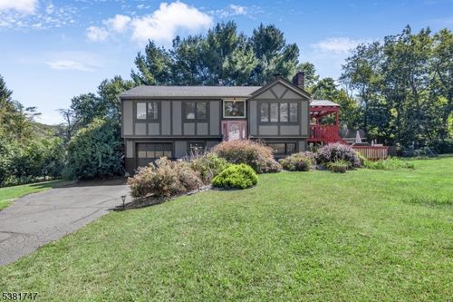 2 Courtland Dr, Sussex, NJ, 07461-1704 | Card Image