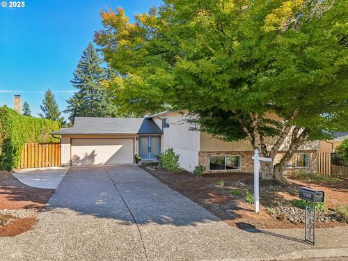 17900 Monticello Dr, Gladstone, OR, 97027-1351 | Card Image