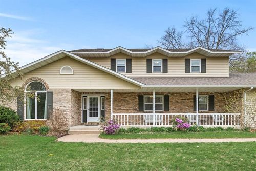 420 Southwood Ct, Eau Claire, WI, 54701-5900 | Card Image