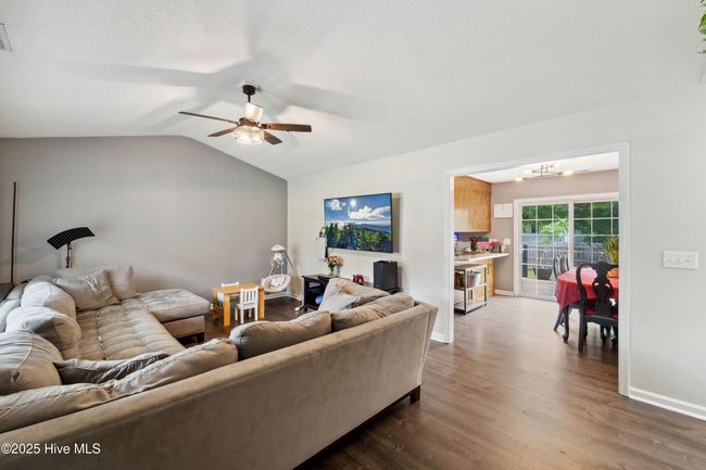 109 King St, House other with 3 bedrooms, 2 bathrooms and 1 parking in Jacksonville NC | Image 9