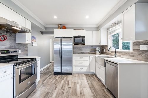 4729 64 St, Delta, BC, V4K3M2 | Card Image