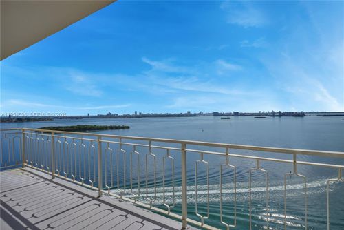 21c-11111 Biscayne Blvd, Miami, FL, 33181-3404 | Card Image