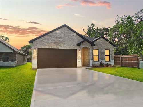 518 S 4th St, La Porte, TX, 77571-5036 | Card Image