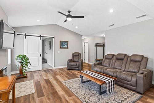 7246 385th St, North Branch, MN, 55056-6166 | Card Image