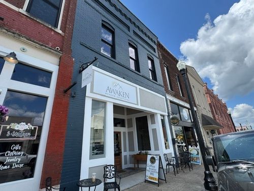 106 E Main St, Lebanon, TN, 37087-2725 | Card Image