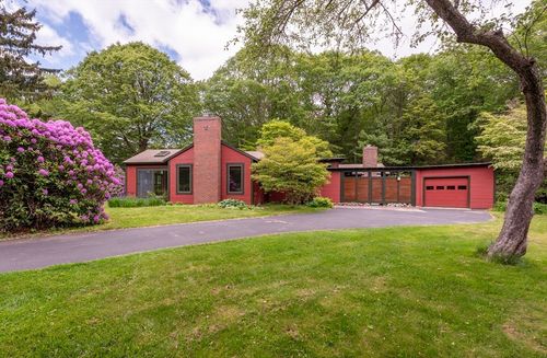 19 Walker Rd, Manchester, MA, 01944-1032 | Card Image