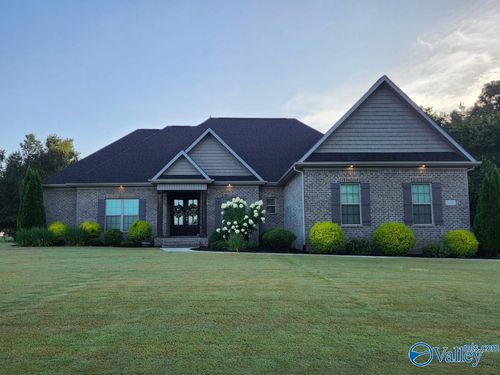 20167 Executive Dr, Tanner, AL, 35671-3684 | Card Image