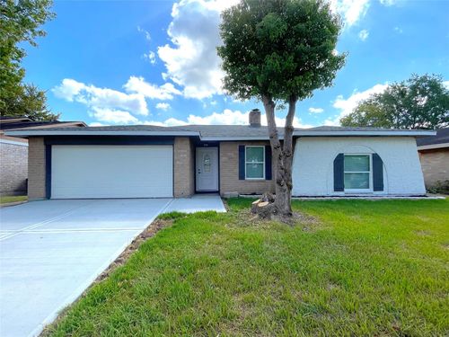 10015 Old Towne Ln, Sugar Land, TX, 77498-1517 | Card Image