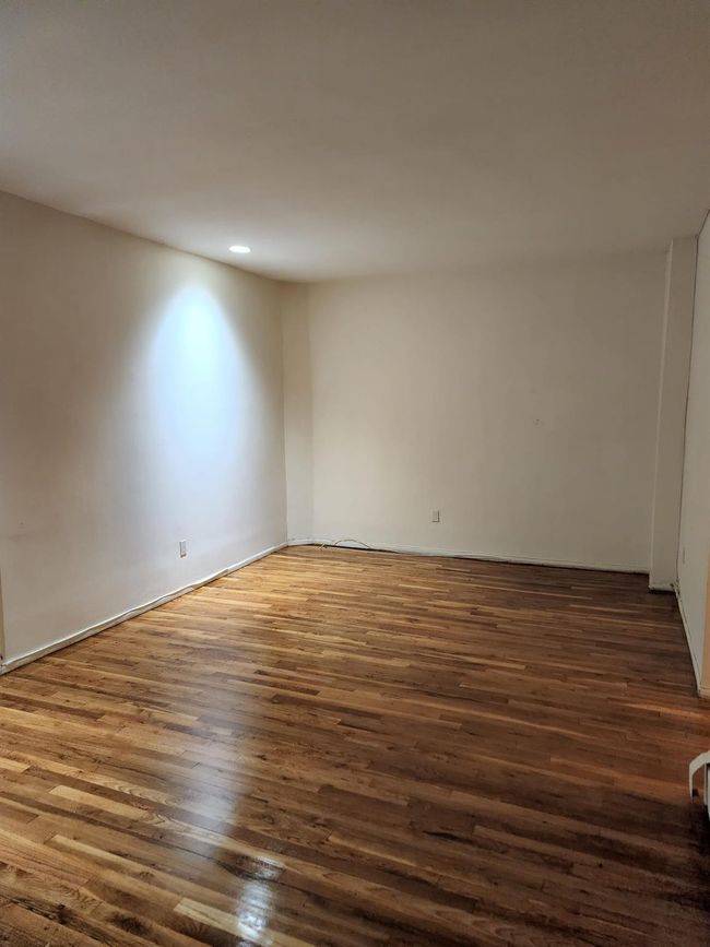 APT-2 - 645 Locust St, Home with 1 bedrooms, 1 bathrooms and null parking in Mount Vernon NY | Image 4