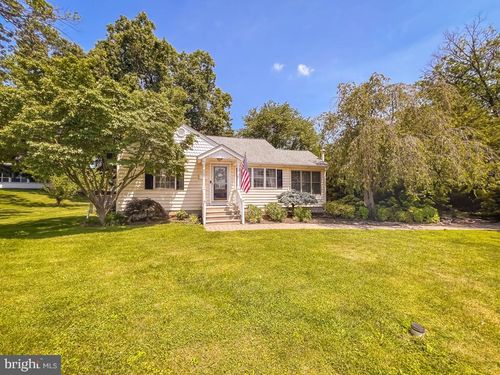 520 W Palmer St, MORRISVILLE, PA, 19067-2174 | Card Image