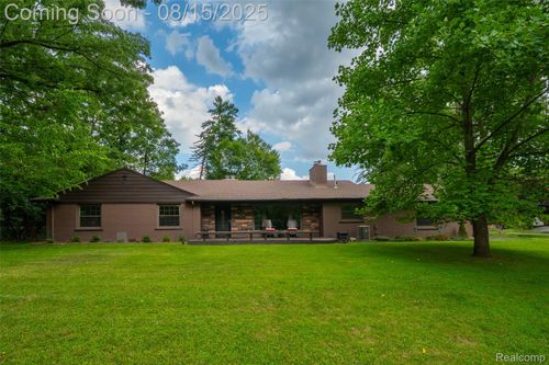 30415 Greenbriar Rd, Franklin, MI, 48025-1416 | Card Image