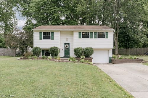 332 Stahl Ave, Cortland, OH, 44410-1140 | Card Image