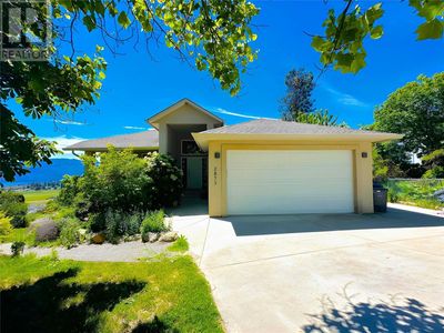 2873 Summerview Pl, House other with 5 bedrooms, 4 bathrooms and 4 parking in West Kelowna BC | Image 1