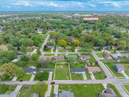 1808 N Winthrop Rd, Muncie, IN, 47304-2531 | Card Image