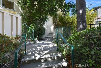 1205 - Sylmar Avenue, Townhouse with 3 bedrooms, 2 bathrooms and 2 parking in Sherman Oaks CA | Image 3