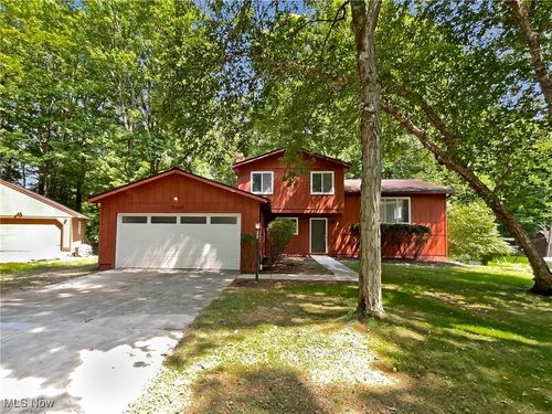 10465 Woodchuck Ct, Twinsburg, OH, 44087-1133 | Card Image