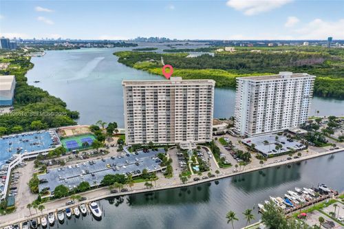 202-300 Bayview Dr, Sunny Isles Beach, FL, 33160-4744 | Card Image
