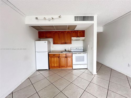 apt-311f-13455 Sw 16th Ct, Pembroke Pines, FL, 33027-1869 | Card Image