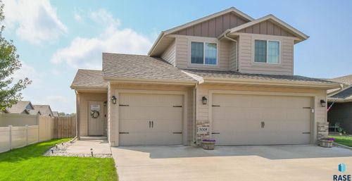 3009 S Richie Dr Drive, Sioux Falls, SD, 57106 | Card Image