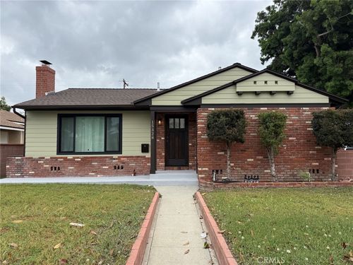 15328 Flatbush Ave, Norwalk, CA, 90650-5326 | Card Image