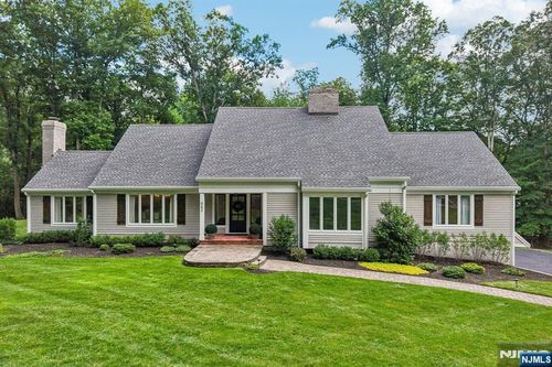 662 Juniper Pl, Franklin Lakes, NJ, 07417-1717 | Card Image