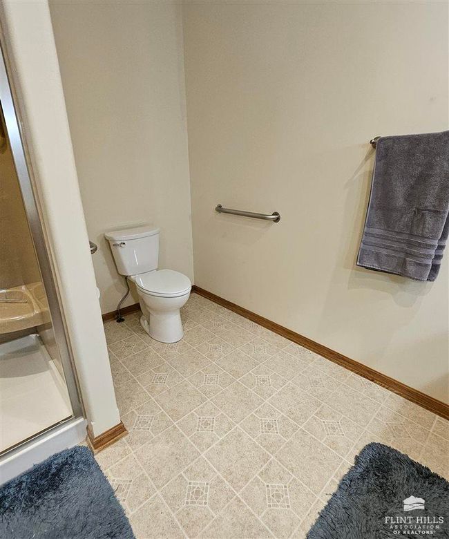 1605 Parkplace Court, House other with 3 bedrooms, 3 bathrooms and null parking in Abilene KS | Image 16