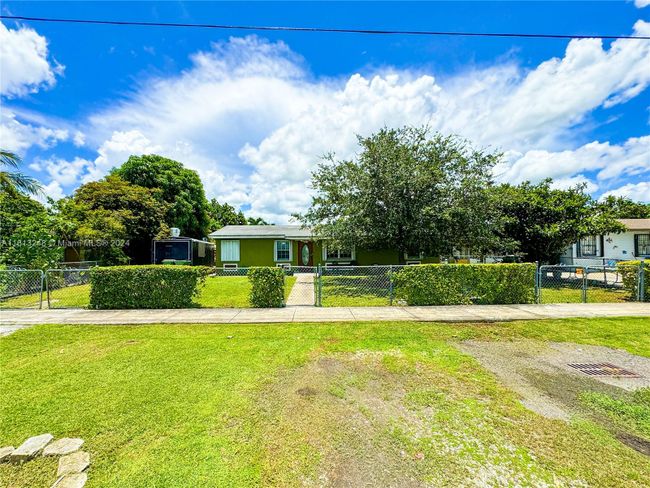 1749 Sw 8th St, House other with 3 bedrooms, 2 bathrooms and null parking in Homestead FL | Image 35