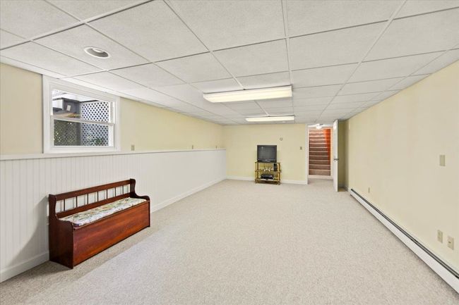 8 Center St, House other with 4 bedrooms, 3 bathrooms and null parking in Bennington VT | Image 21