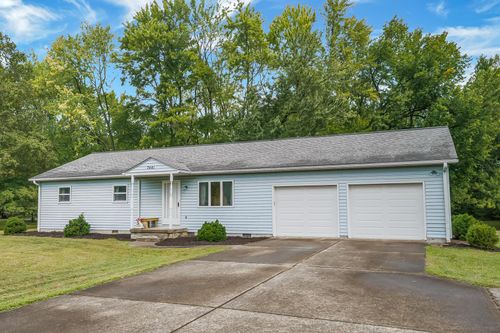 7441 Lewis Center Rd, Westerville, OH, 43082-8220 | Card Image