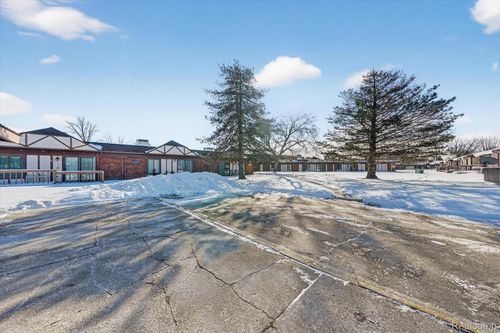 29900 Grand Oaks Dr, Warren, MI, 48092-4674 | Card Image