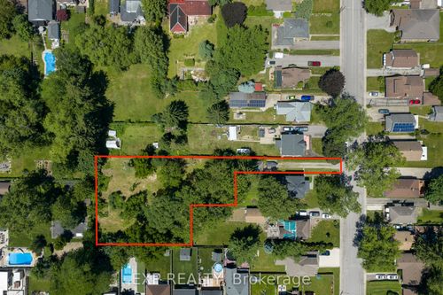 6111 Carlton Ave, Niagara Falls, ON, L2G5J8 | Card Image